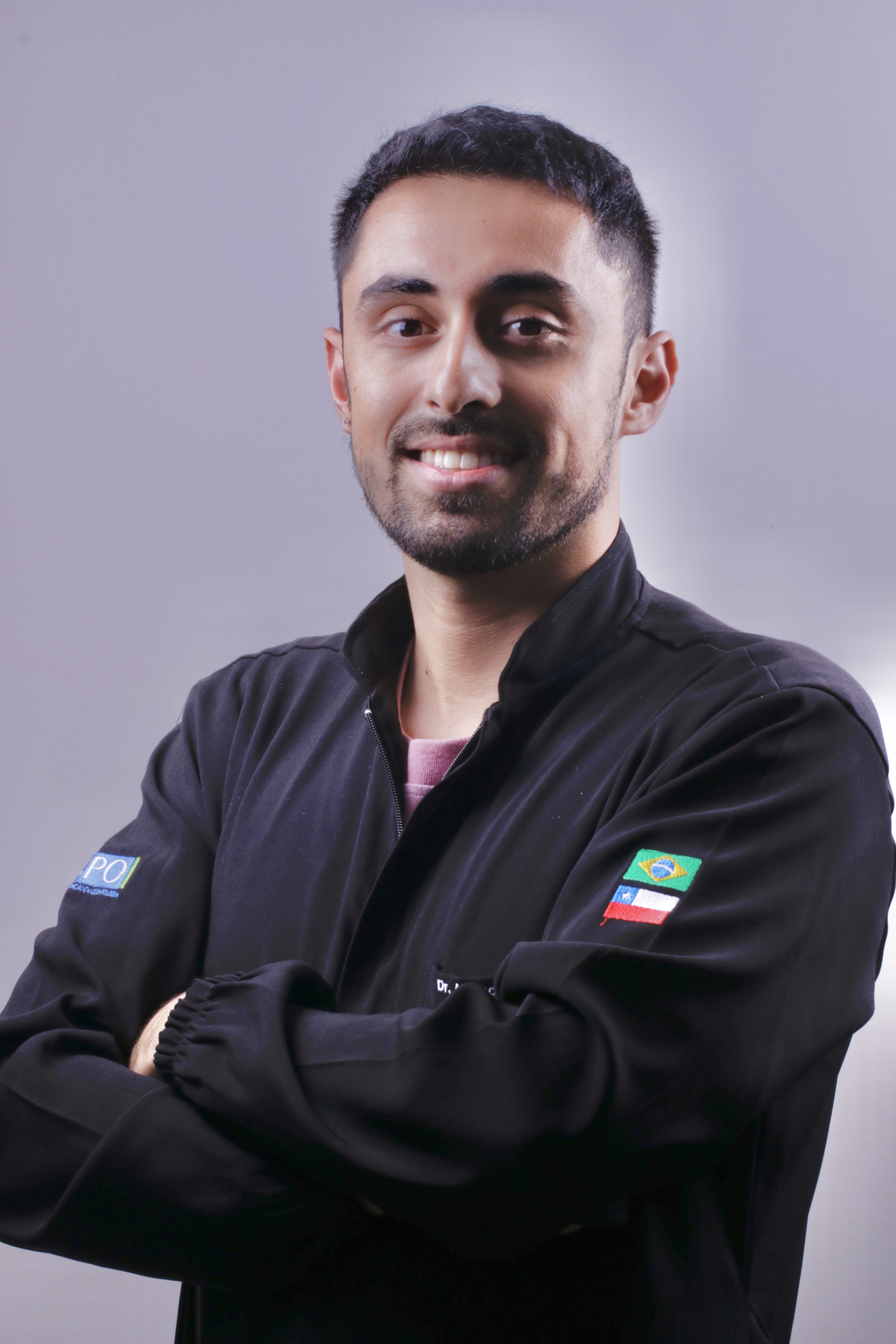 Dr. Alonso Valenzuela